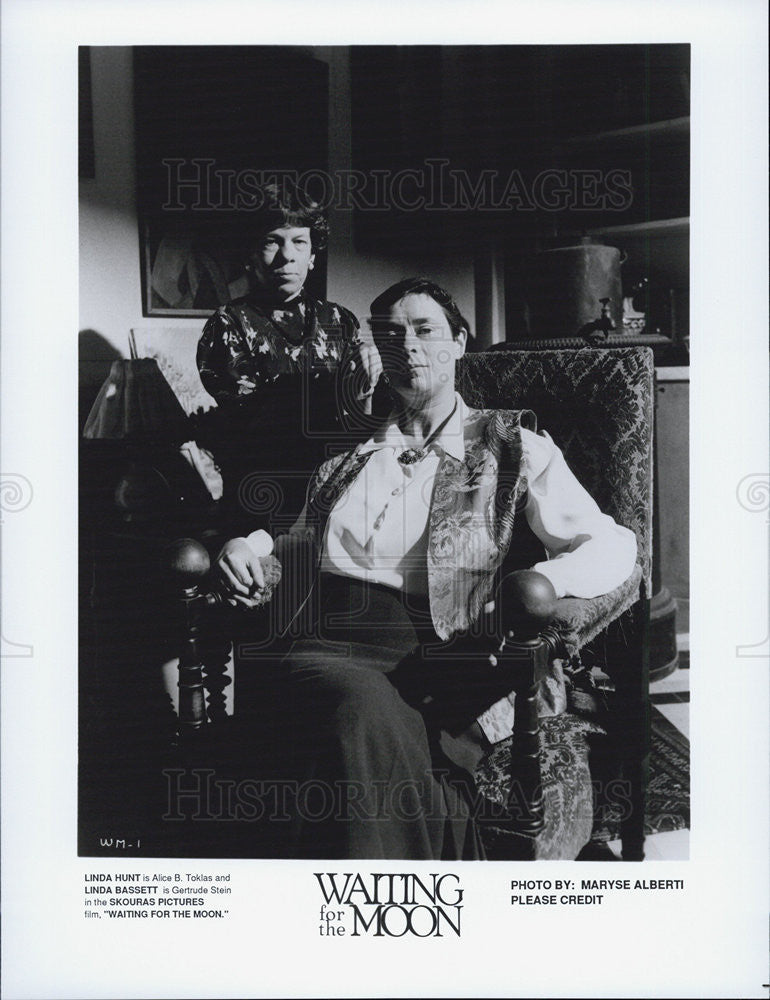Press Photo Linda Hunt &amp; Linda Bassett In The Film &quot;Waiting For The Moon&quot; - Historic Images