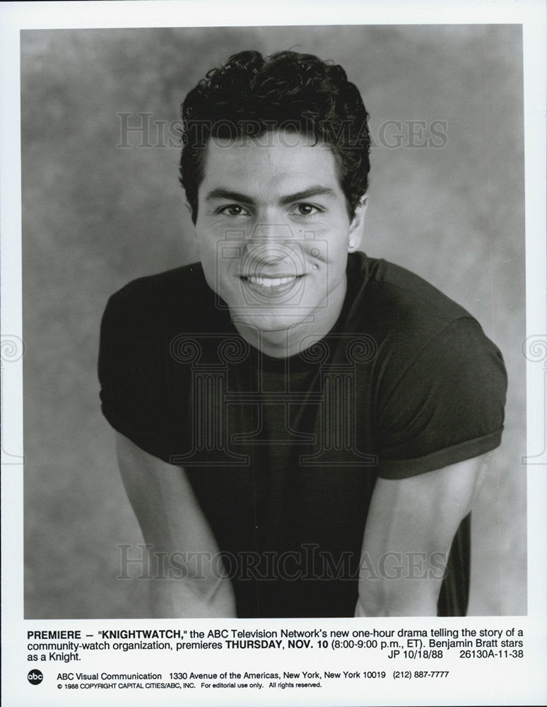 1988 Press Photo Actor Benjamin Bratt Starring A Knight In &quot;Knightwatch&quot; - Historic Images