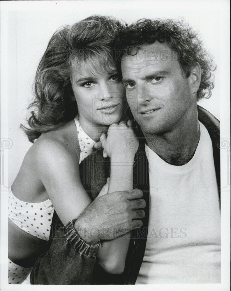 1986 Press Photo Actors Nicollette Sheridan And Kevin Dobson In &quot;Knots Landing&quot; - Historic Images