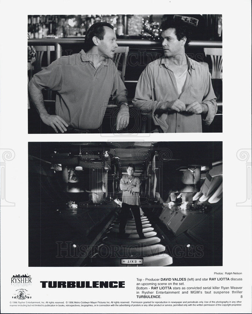 1996 Press Photo David Valdes & Actor Ray Liotta "Turbulence" MGM Movie Film - Historic Images