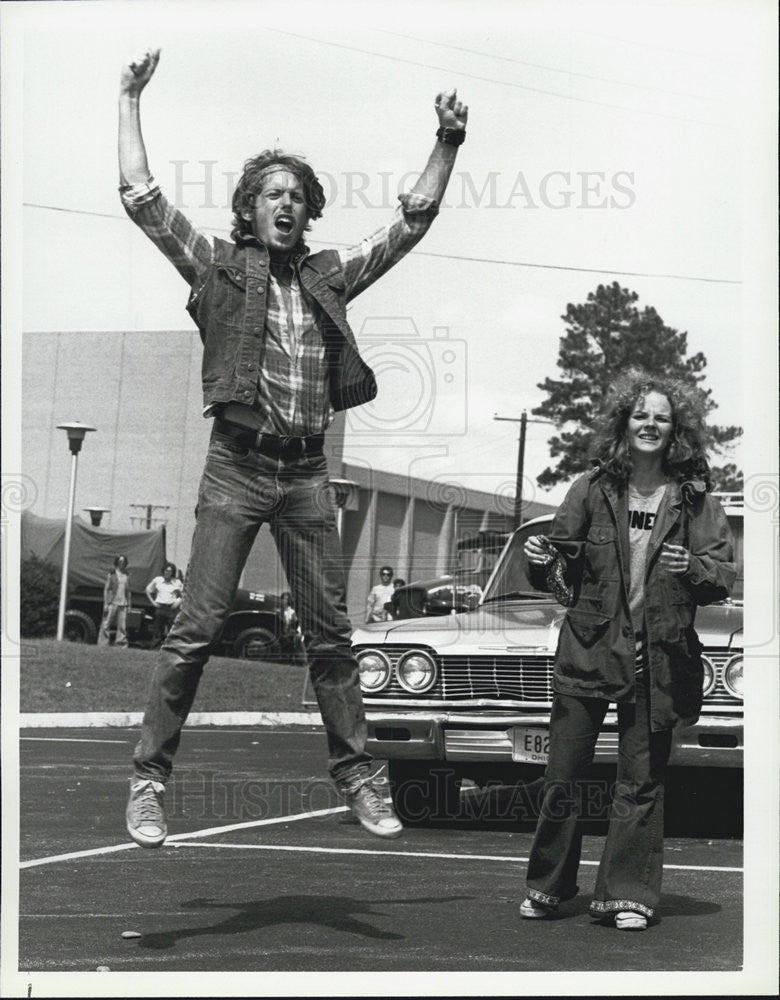 1981 Press Photo Charley Lang Jane Fleiss NBC Drama &quot;Kent State&quot; - Historic Images