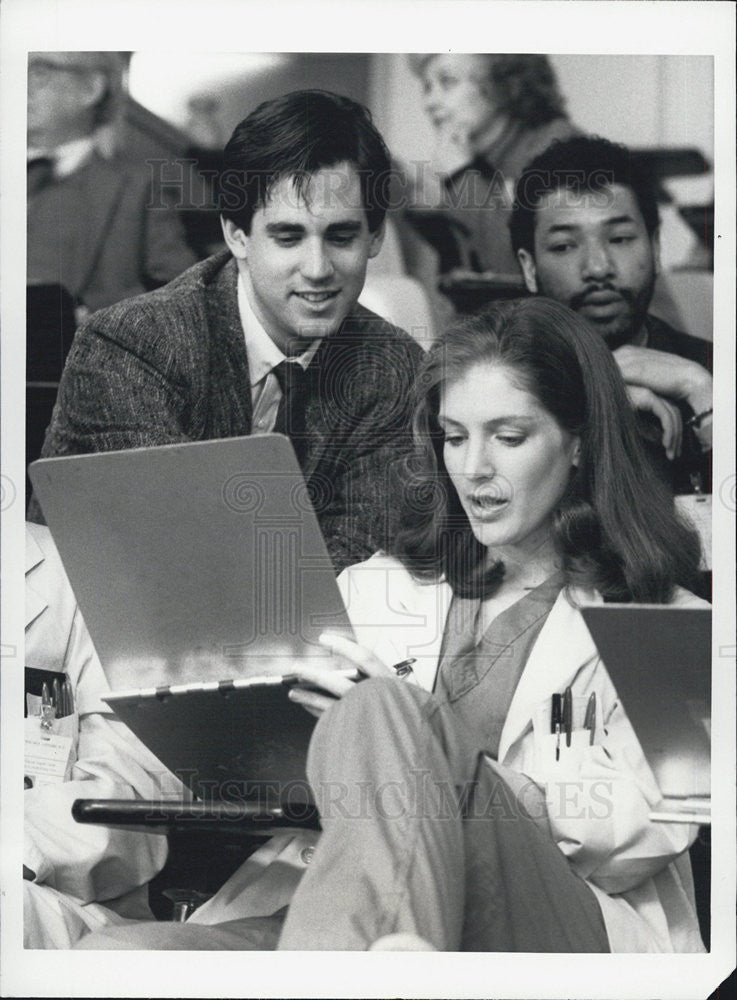 1986 Press Photo Actress Patricia Kalember and Tony Soper - Historic Images