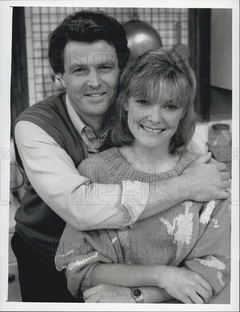 1987 Press Photo Sam Freed, Jane Curtin, Kate & Allie - Historic Images