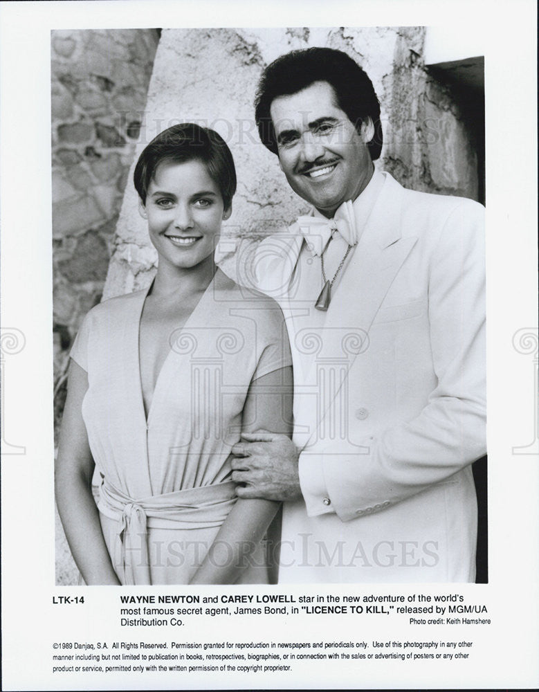 1989 Press Photo Wayne Newton Carey Lowell James Bond Film &quot;License To Kill&quot; - Historic Images