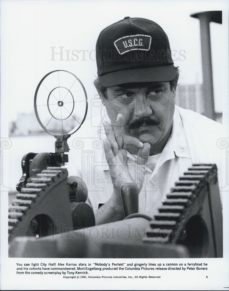 1981 Press Photo Alex Karras star in Columbia&#39;s &quot;Nobody&#39;s Perfekt.&quot; - Historic Images