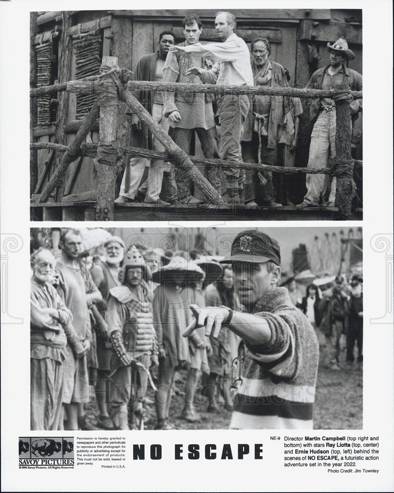 1994 Press Photo of Director Martin Campbell directs "No Escape" - Historic Images