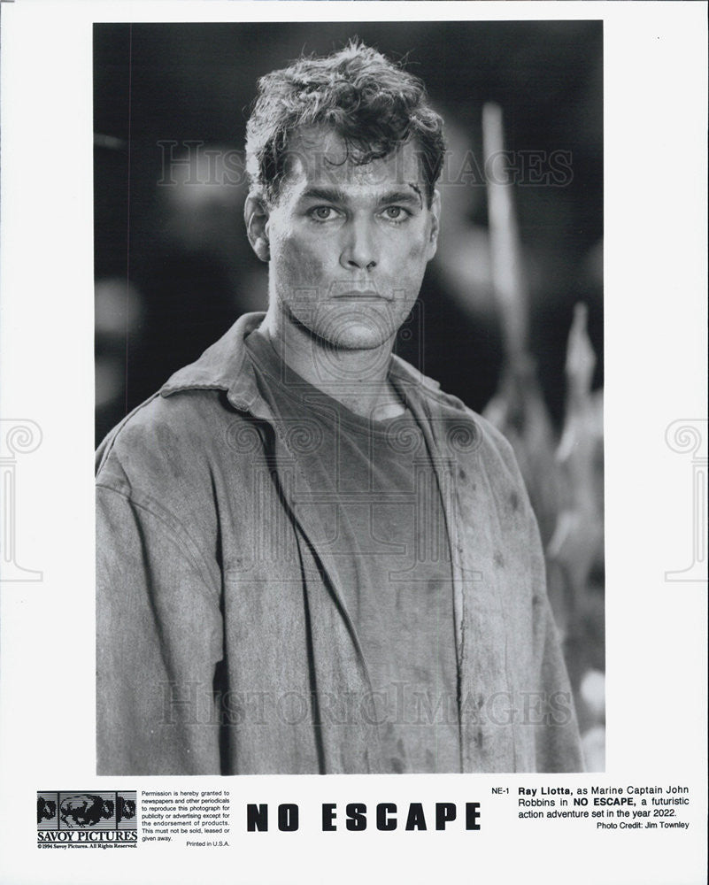 1994 Press Photo of Actor Ray Liotta stars as Marine Captian John in " - Historic Images