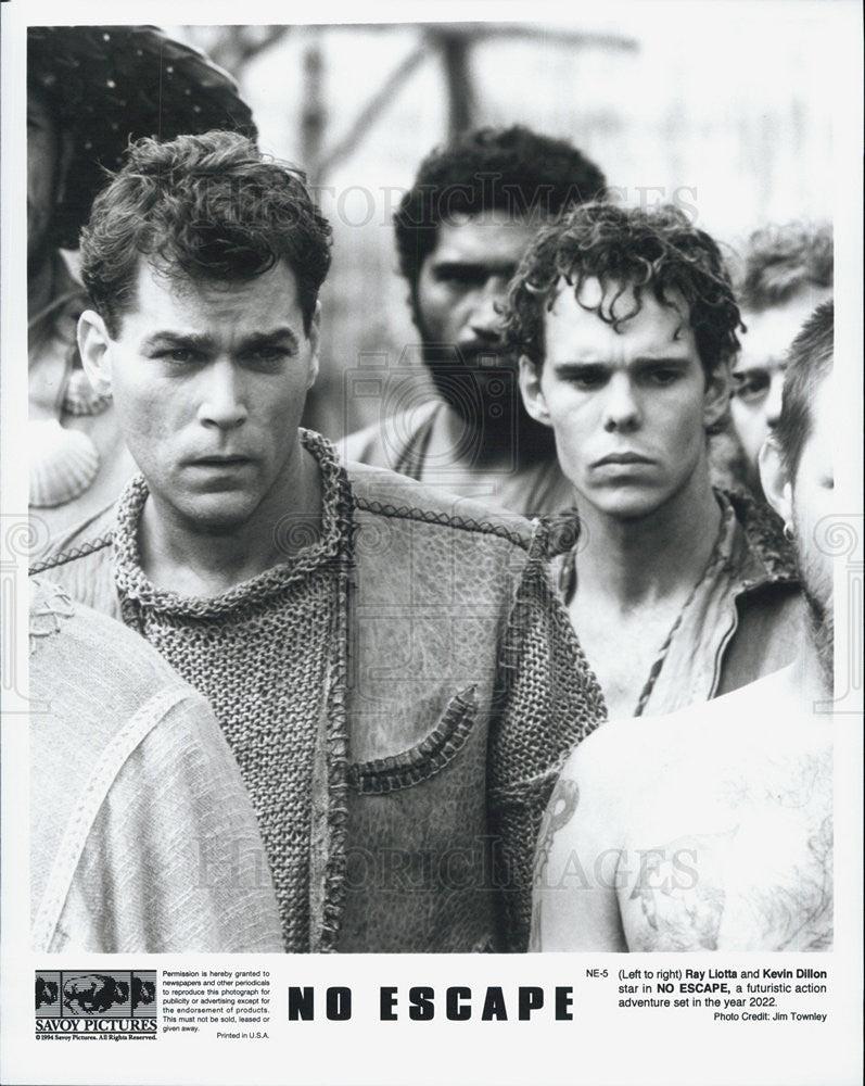 1994 Press Photo of American Actors Ray Liotta & Kevin Dillon stars in No Escape - Historic Images