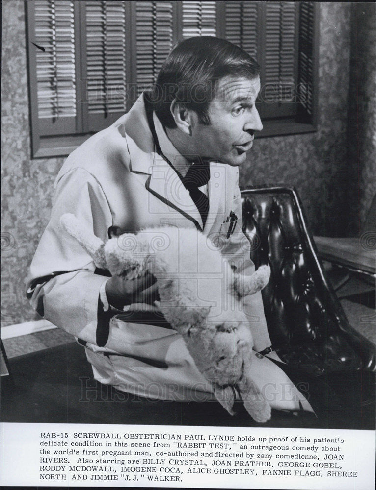 Press Photo Paul Lynde stars as an obstetrician in &quot;Rabbit Test.&quot; - Historic Images