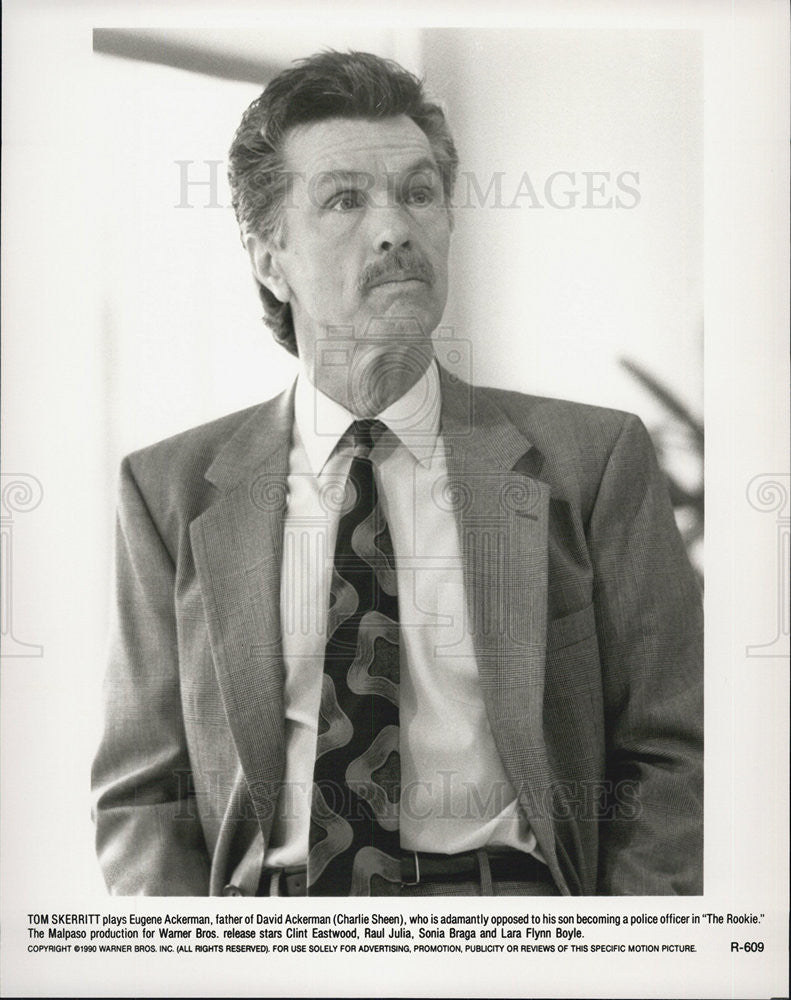 1990 Press Photo Tom Skerritt in &quot;The Rookie&quot; - Historic Images