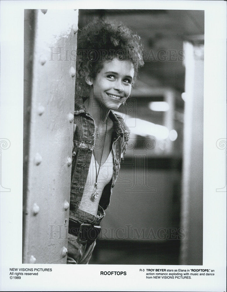 1989 Press Photo Troy Beyer in "Rooftops" - Historic Images