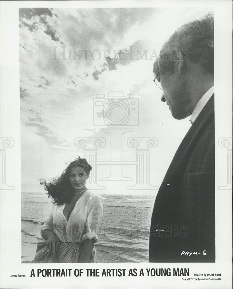 1977 Press Photo Actors Star In Film "A Portrait Of The Artist As A Young Man" - Historic Images