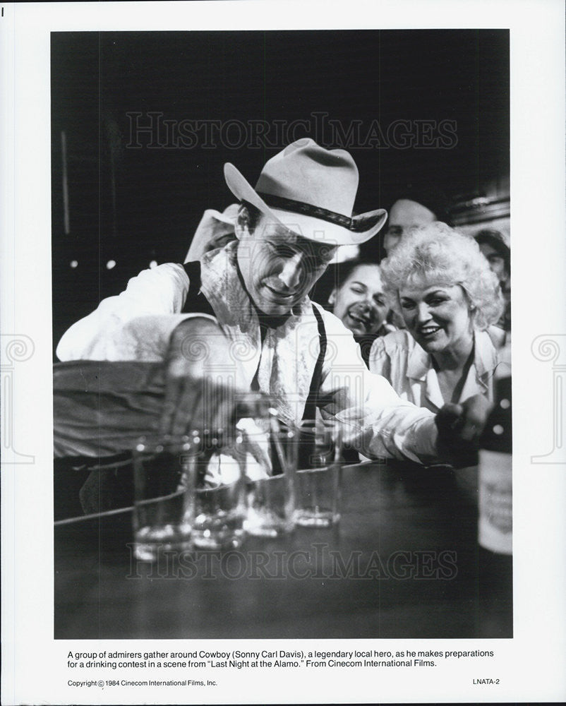 1984 Press Photo Actor Sonny Carl Davis Starring In "Last Night Of The Alamo" - Historic Images