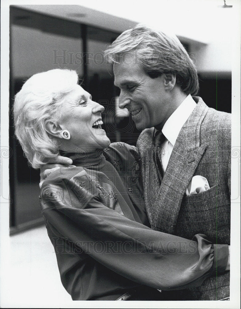 1987 Press Photo Actors Corbin Bernsen And Jeanne Cooper Star In &quot;L.A. Law&quot; - Historic Images