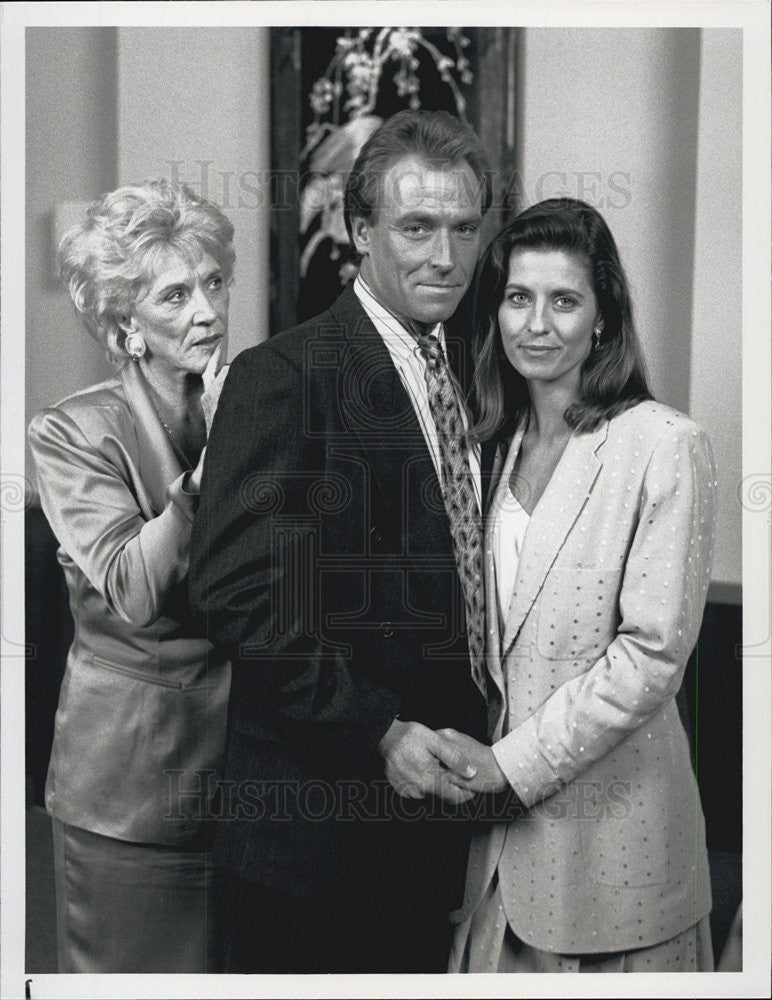 1990 Press Photo Actors Corbin Bernsen, Jeanne Cooper And Jennifer Hetrick - Historic Images