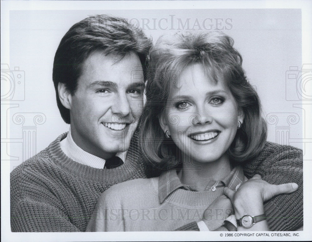 1986 Press Photo Larry Anderson & Ann Dusenberry on "Life With Lucy" - Historic Images