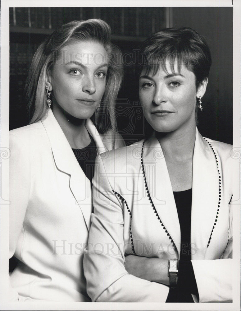 1991 Press Photo L.A. Law Cecil Hoffman Amanda Donohoe - Historic Images