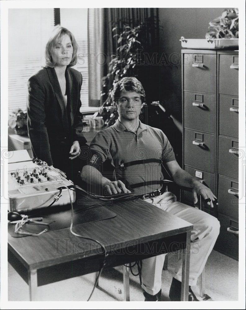 1992 Press Photo Susan Dey &Matthew Glave on "L.A. LAw" - Historic Images