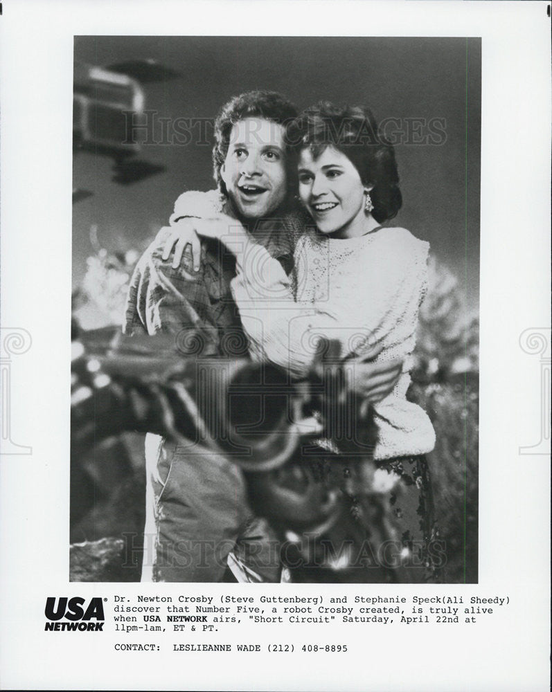 1986 Press Photo Steve Guttenberg & Ali Sheedy in "Short Circuit" - Historic Images