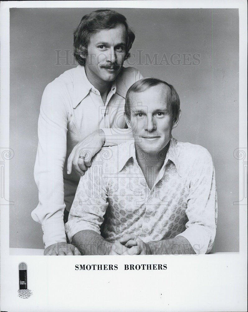 Press Photo Entertainers Smothers Brothers - Historic Images
