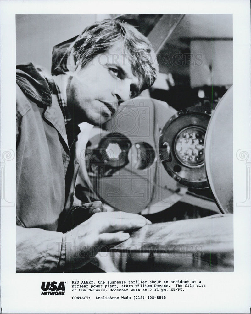 1977 Press Photo William Devane in "Red Alert" - Historic Images