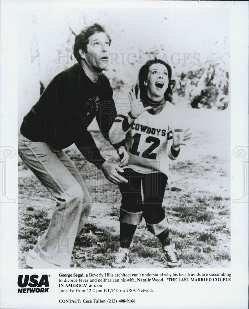 1980 Press Photo The Last Married Couple in America George Segal Natalie Wood - Historic Images