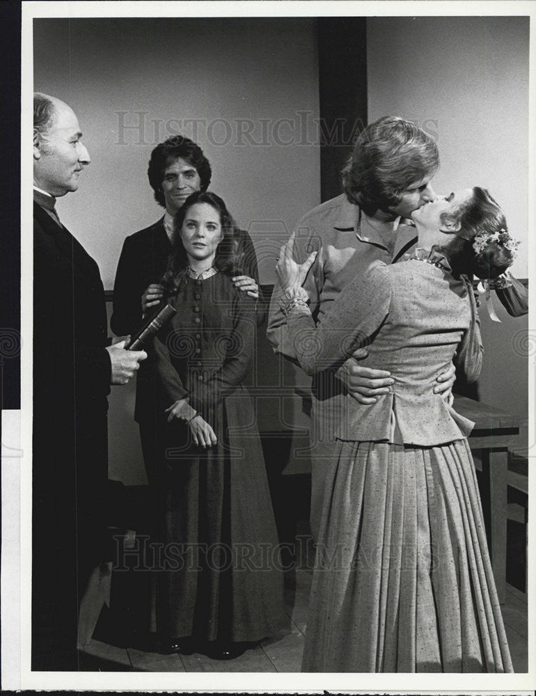 Press Photo Cast of "Little House on the Prairie" - Historic Images