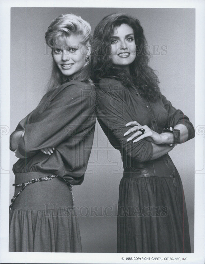 1986 Press Photo Claire Yarlett Tracy Scoggins The Colbys Television Show - Historic Images