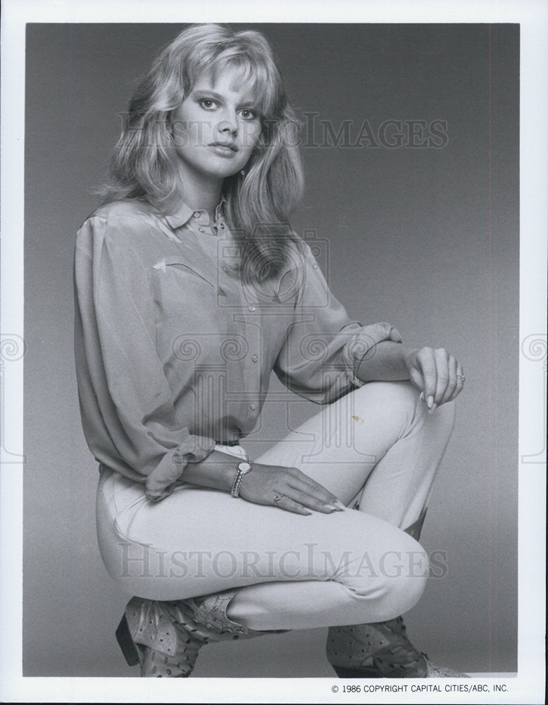 1986 Press Photo Claire Yarlett The Colbys Television Program - Historic Images