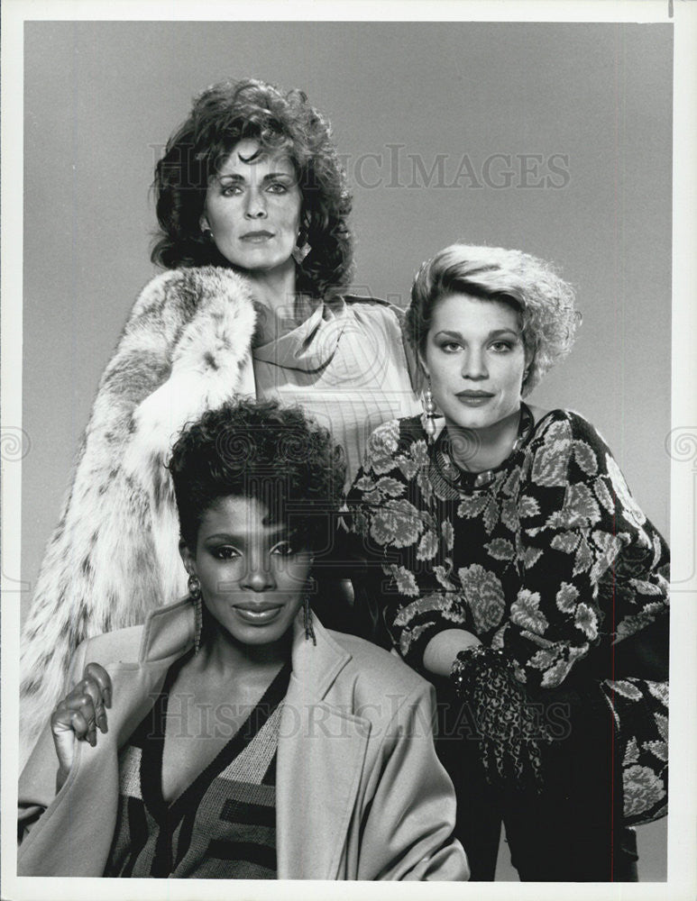 1985 Press Photo Joanna Cassidy Sherly Lee Ralph Robin Johnson Television Actor - Historic Images