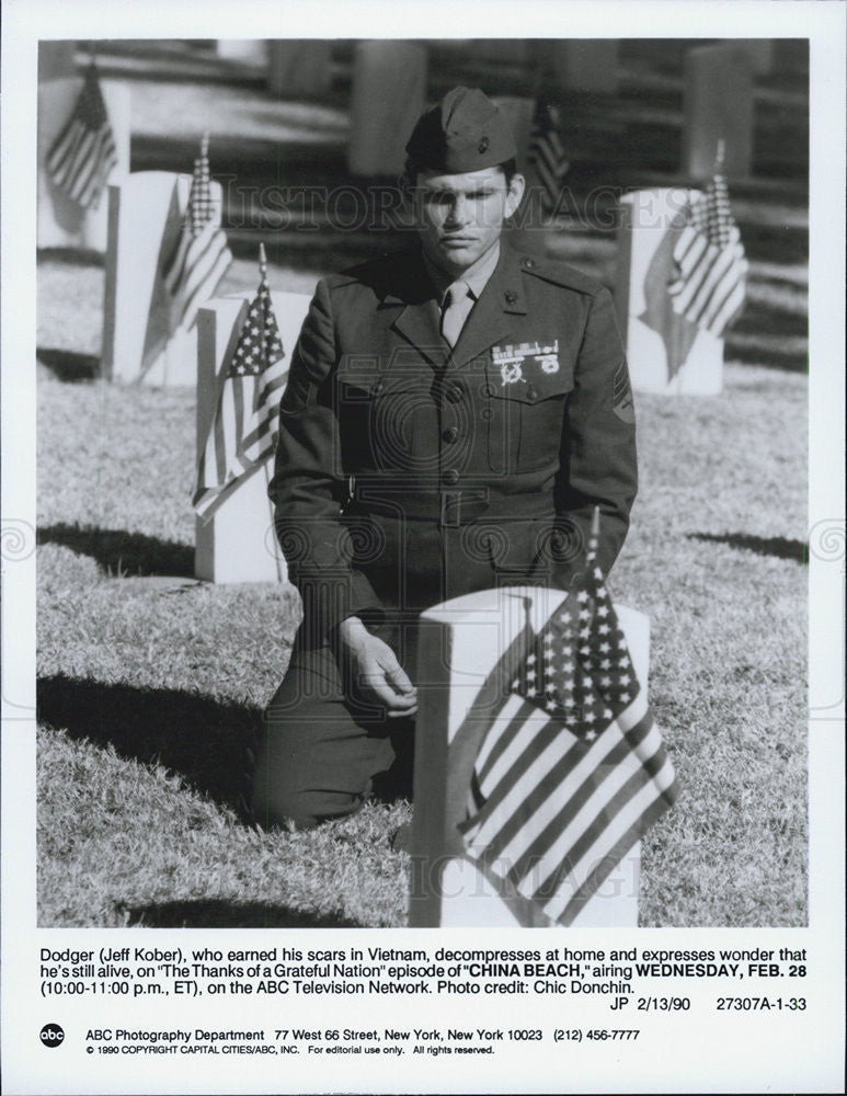 1990 Press Photo Jeff Kober on China Beach - Historic Images