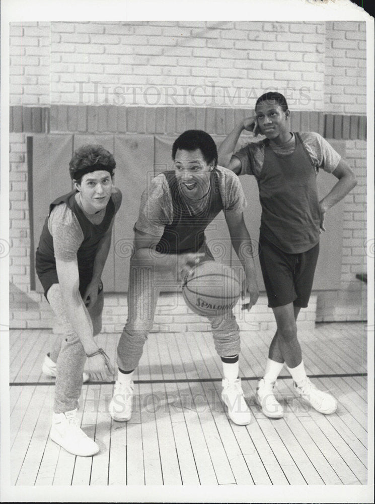 1986 Press Photo Actor Raphael Sbarge, Chip McAllister and Guy Killum - Historic Images