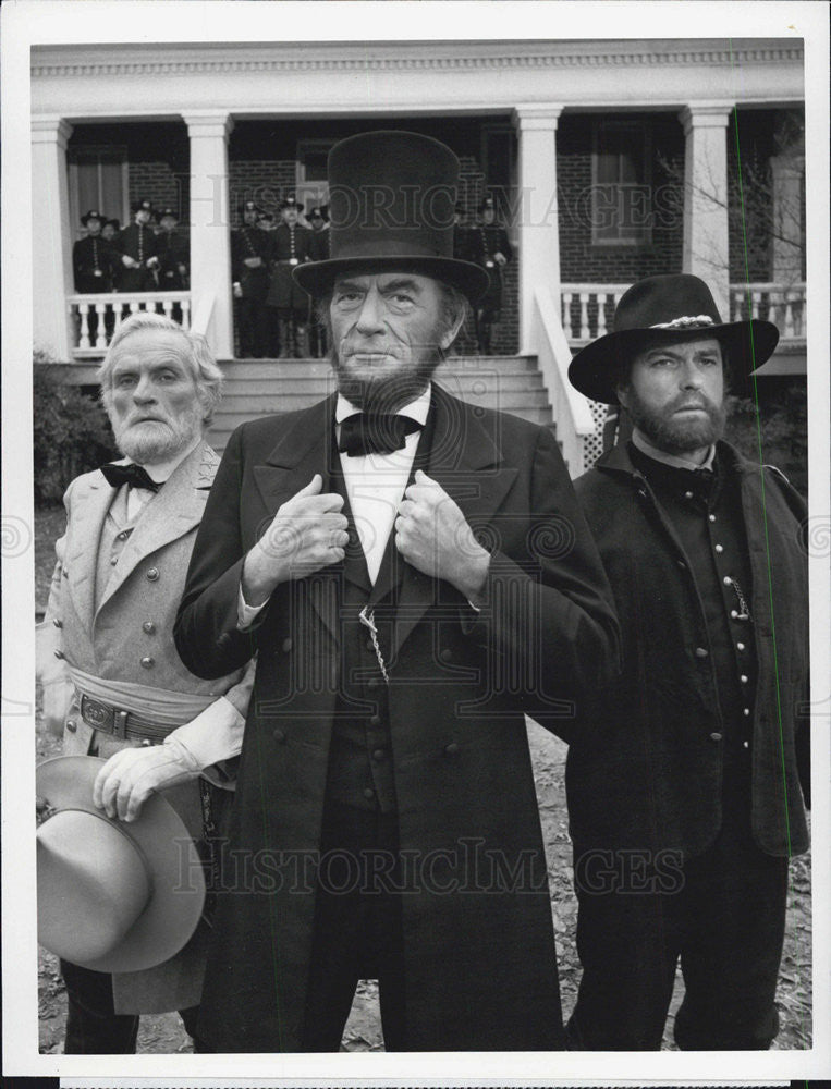 1985 Press Photo Robert Symonds Gregory Peck Rip Torn The Blue and the Gray - Historic Images