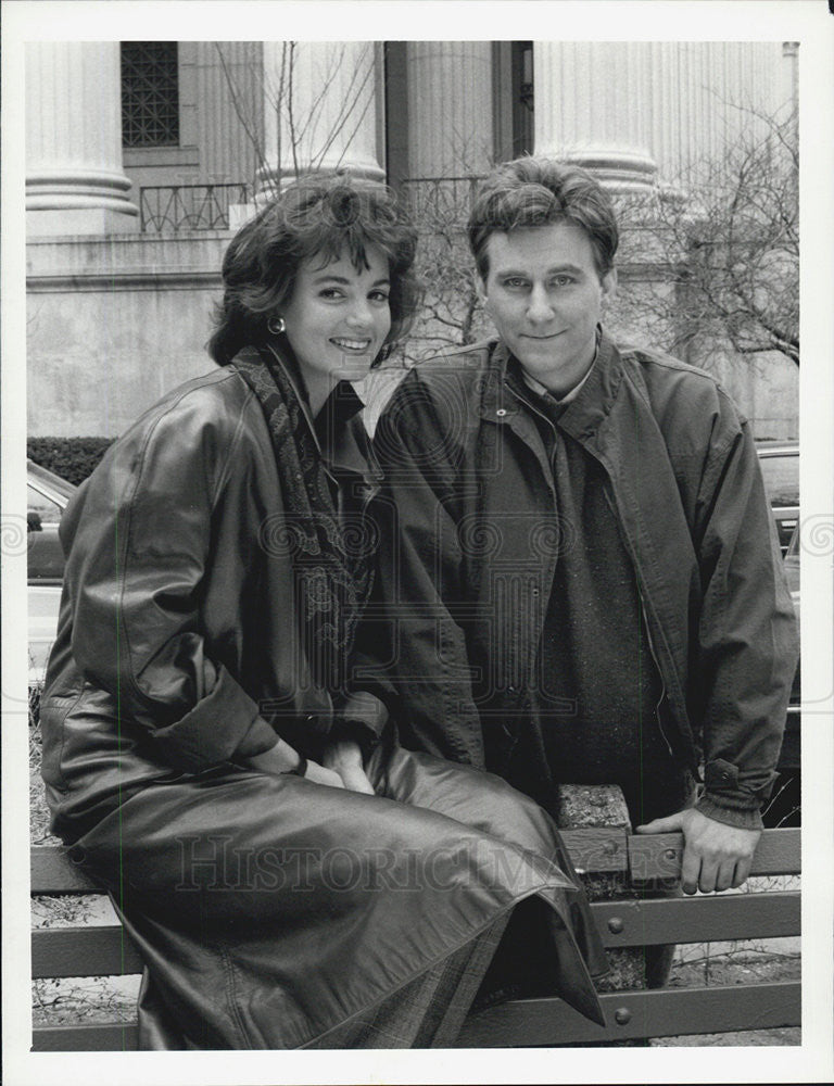 1987 Press Photo Margaret Colin in "Leg Work" - Historic Images