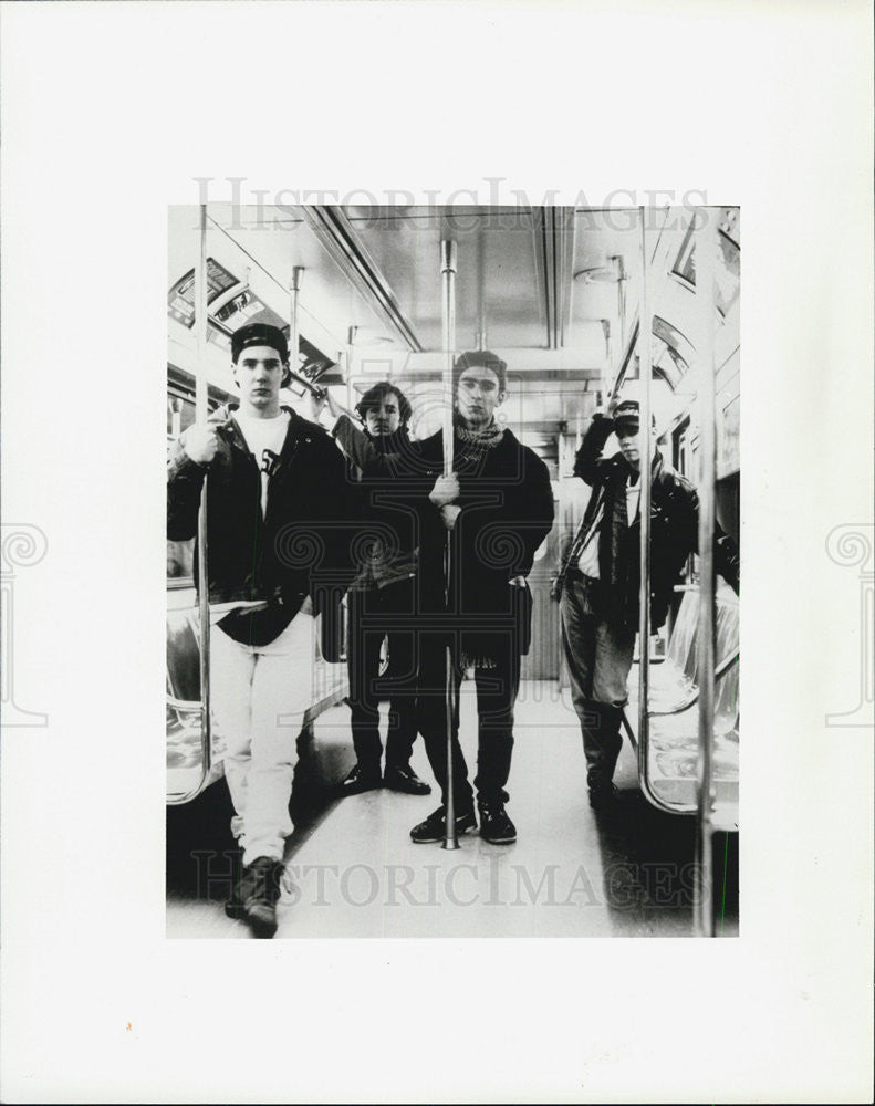 1992 Press Photo Live Entertainer Rock Band Singer Subway - Historic Images