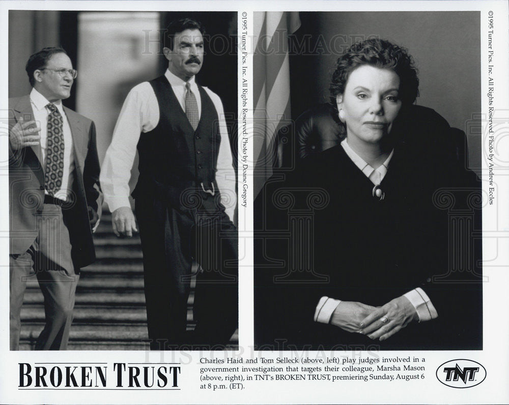 1995 Press Photo Charles Haid and Tom Selleck play judges with Marsha Mason - Historic Images