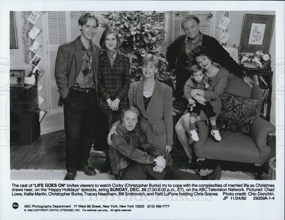 1992 Press Photo Actor Christopher Burke and Cast of Life Goes On - Historic Images