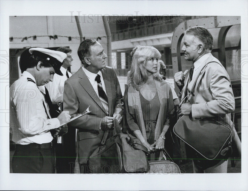 1981 Press Photo Love Boat Fred Grandy Dick Martin Phyllis Davis Robert Mandan - Historic Images