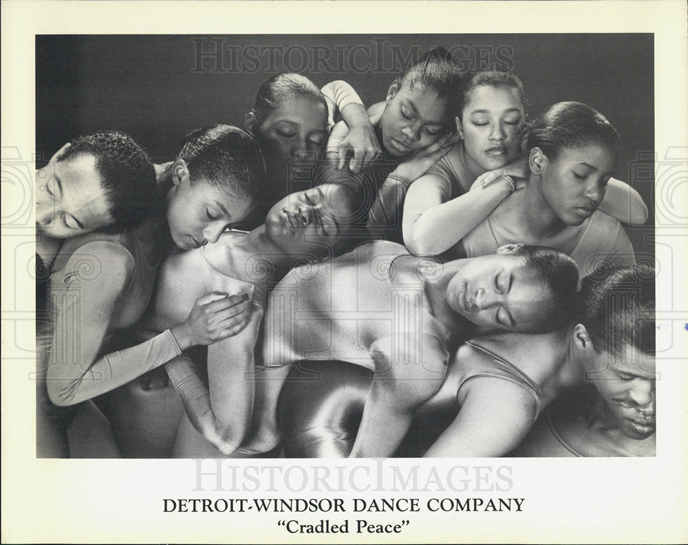 Press Photo Detroit-Windsor Dance Company Cradled Peace - Historic Images