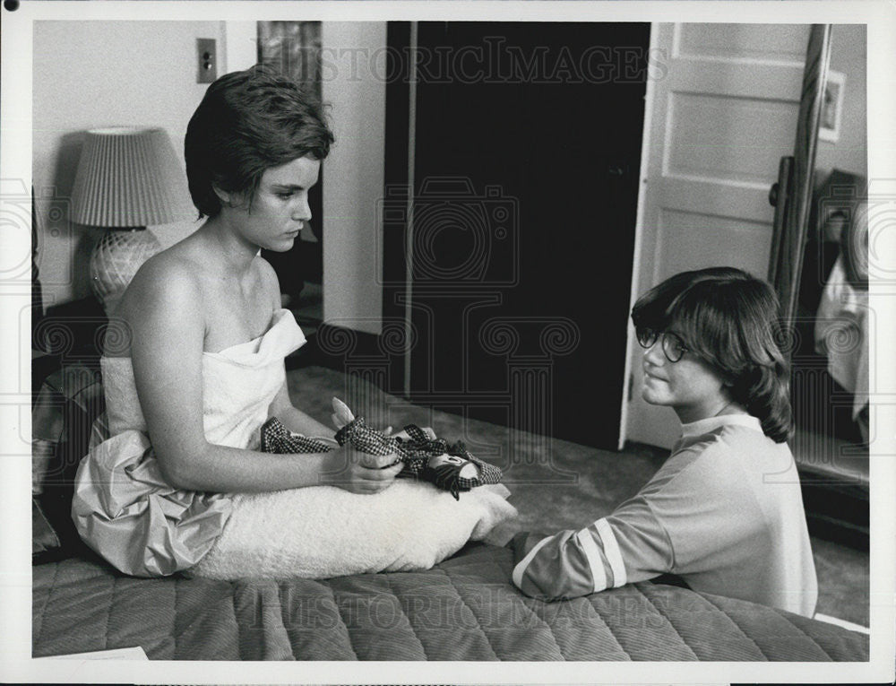 1981 Press Photo Jennifer Jason Leigh Bobbi Black I THINK I'M HAVING A BABY - Historic Images