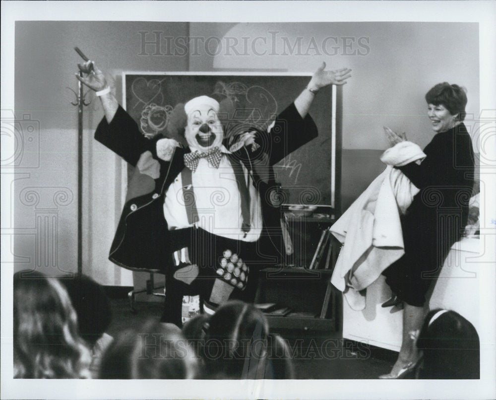 Press Photo Mickey Rooney Anne Jackson LEAVE EM LAUGHING - Historic Images