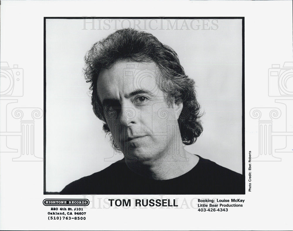Press Photo Tom Russell in a black and white picture. - Historic Images