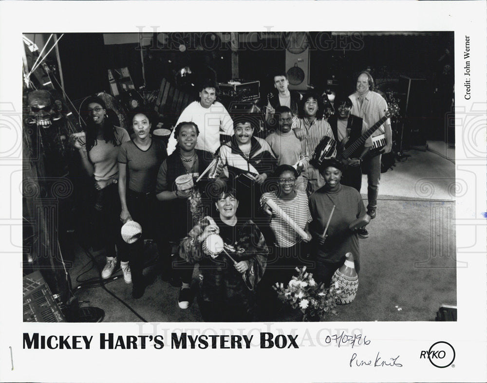 1996 Press Photo Mickey Hart&#39;s Mystery Box Band - Historic Images