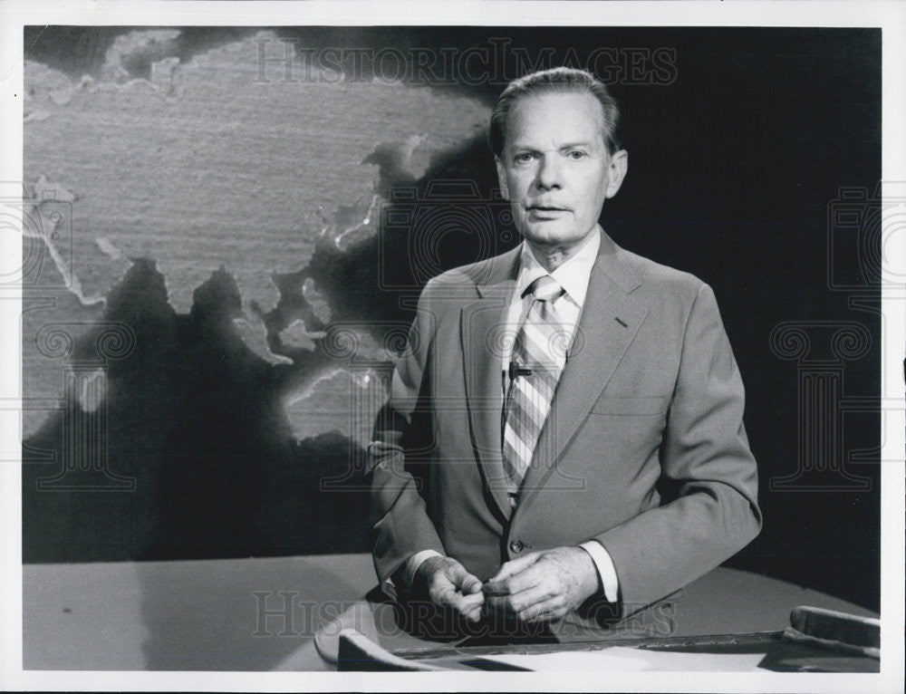Press Photo News Anchor for ABC News David Brinkley - Historic Images