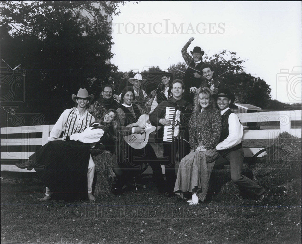 Press Photo Ropin&#39; The West Musical Group - Historic Images