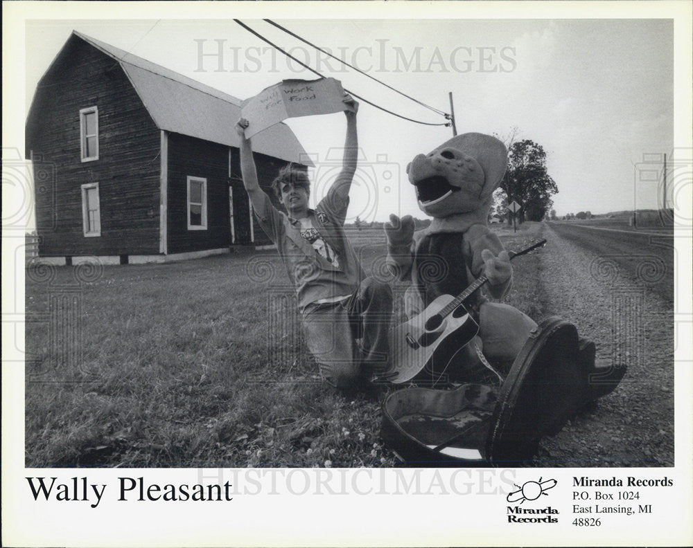 Press Photo Wally Pleasant Musician - Historic Images
