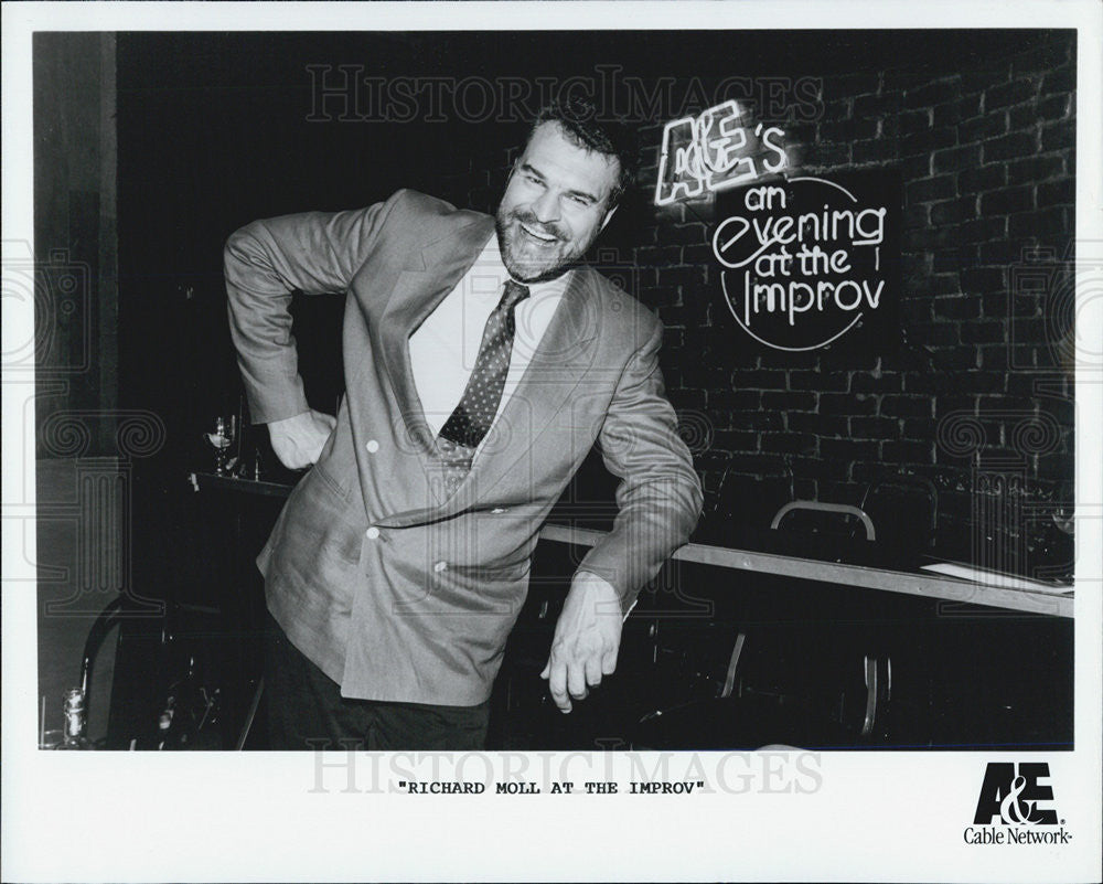Press Photo Richard Moll At The Improv Comedian Entertainer - Historic Images