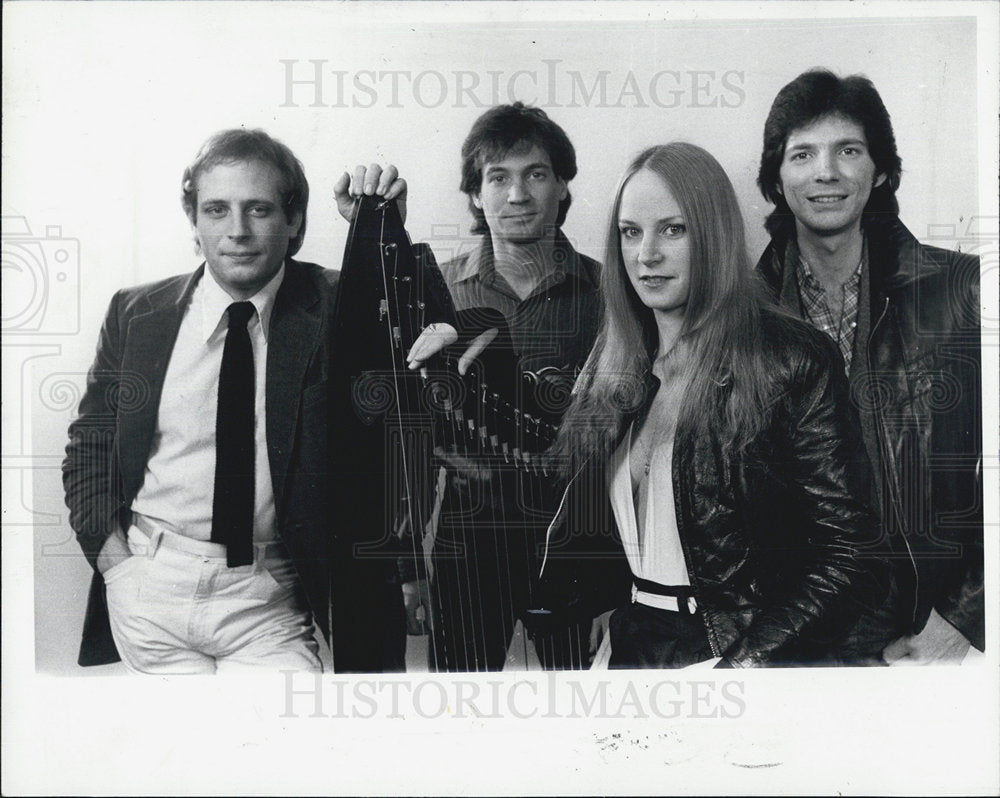 1981 Press Photo Art American Dan Ruetnik Chris Shishonee Jim Kuha Rock Group