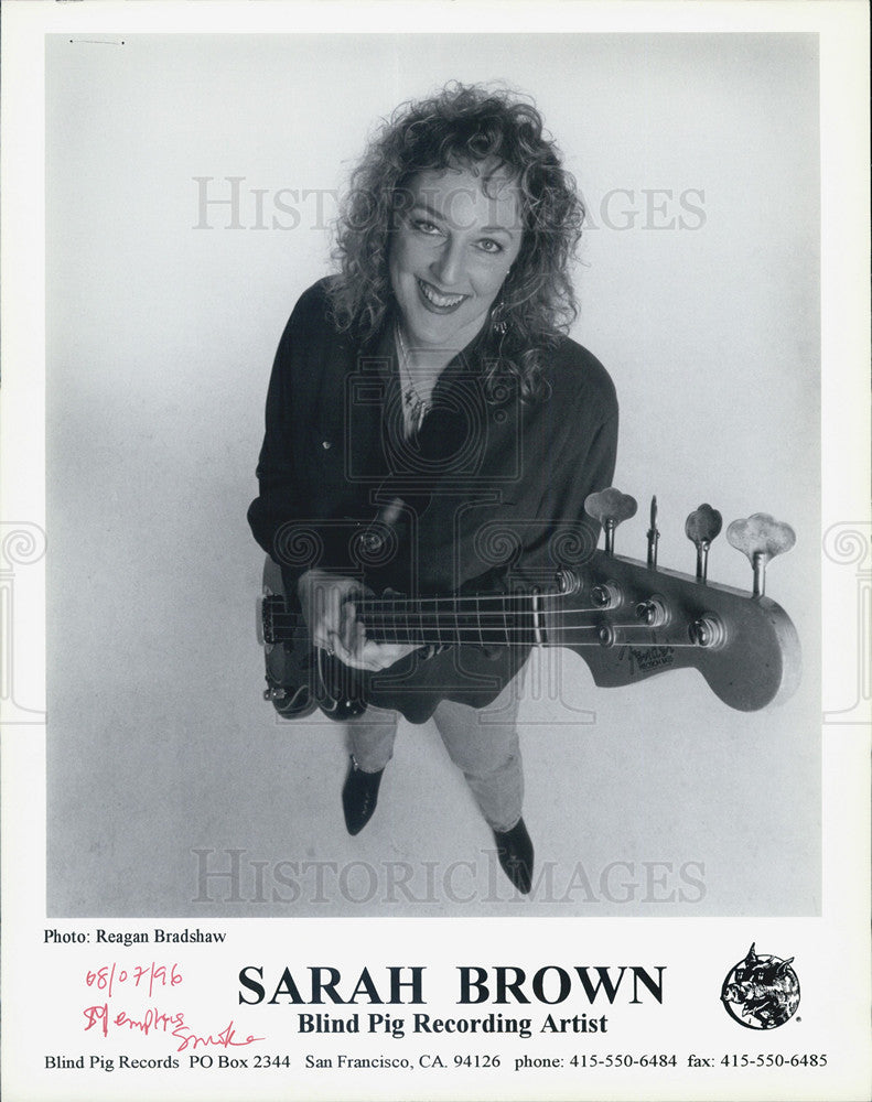 Press Photo Sarah Brown with Blind Pig Recording Artist. - Historic Images