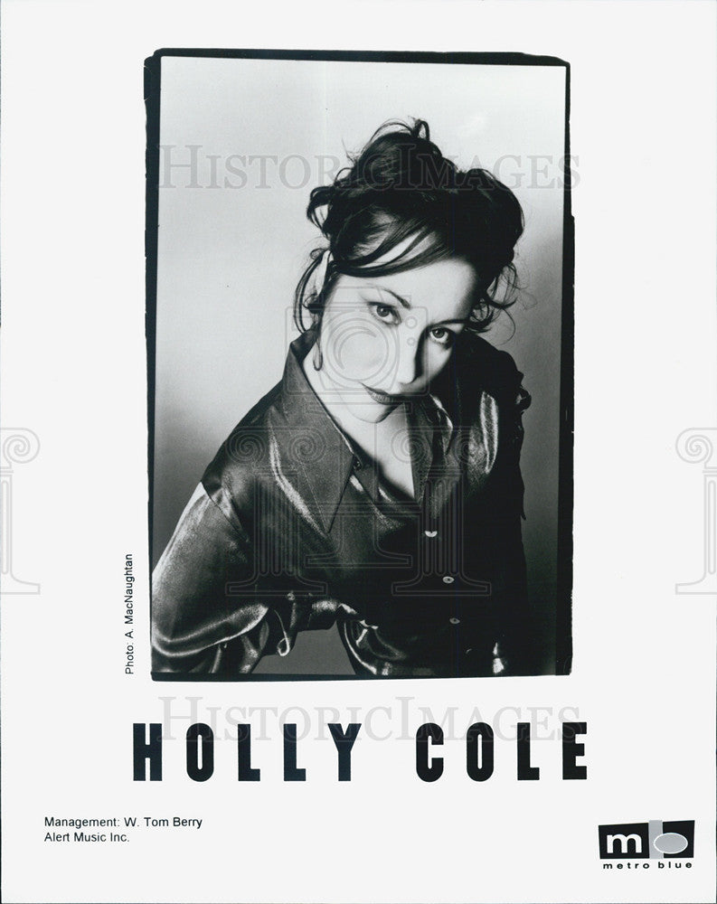 Press Photo Holly Cole Musician - Historic Images